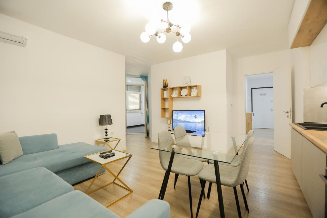 Miku Apartment-premium 2bd At Wilson Square Apartment Tirana