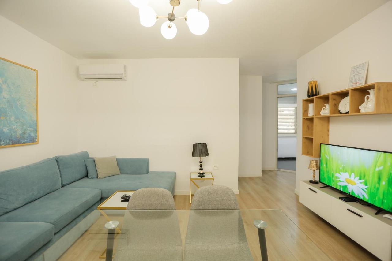 Miku Apartment-premium 2bd At Wilson Square Apartment Tirana
